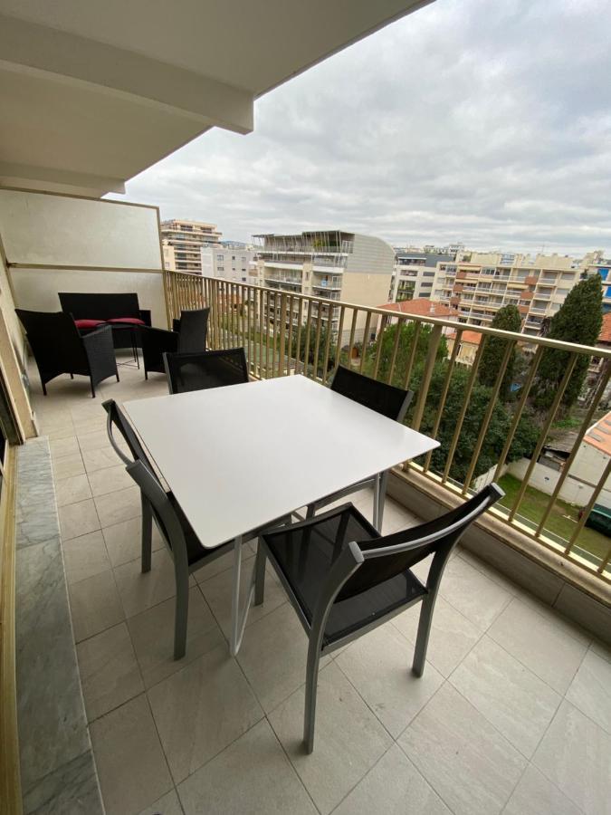 Superbe Appartement Renove A Neuf A 100M De La Mer Juan-les-Pins Exterior photo